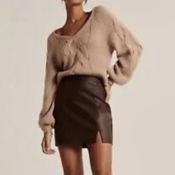 NWT Abercrombie Brown Vegan Leather Mini Skirt Medium - Picture 2 of 7